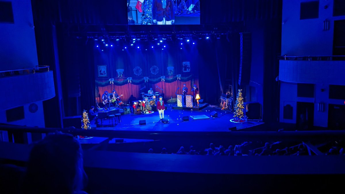 tehbooosh's tweet photo. @PMJofficial great night for #pmjtour in Medford. great show tonight all! https://t.co/H274BUmkZq