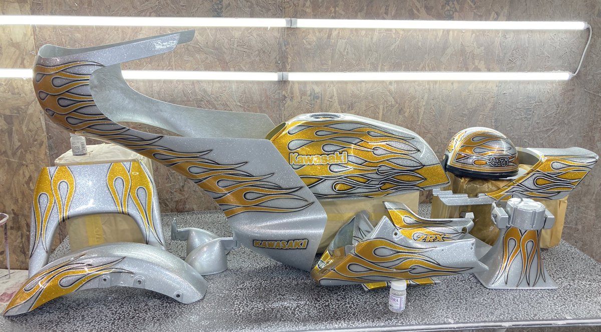 カスタムペイント トミイズ カスタムコルク半✨バイク塗装 on X