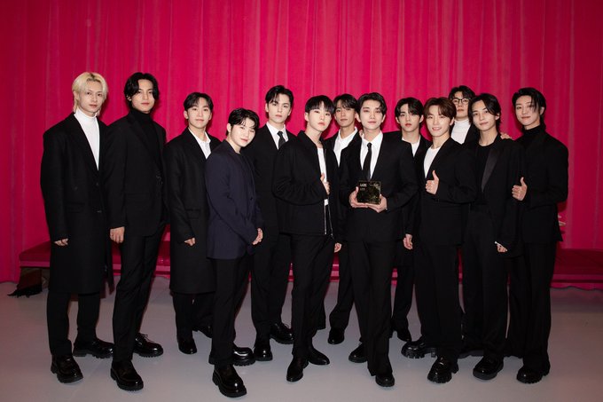 SEVENTEEN And Bang Si Hyuk Win Culture Ambassador Award At LA3C Festival |  Soompi