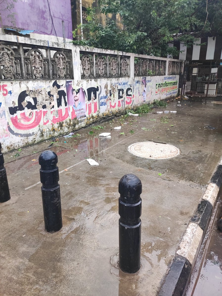 dineshca27's tweet photo. @SivaguruIAS @chennaicorp.This is to bring to your attention the serious issue of rain water stagnation in our area.we were suffering with children's and old age people's. kindly need your intervention into this to help us out. location-Mullai colony,MKB nagar east,Vyasarpadi https://t.co/3J1yv11pvJ