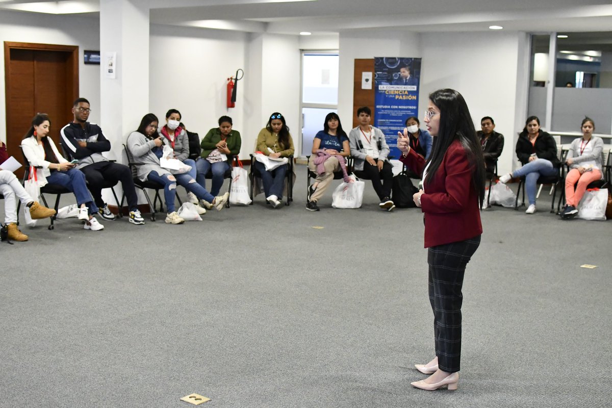 VeronicaCandoB's tweet photo. #AgendaMIES
Hoy tuvimos la oportunidad de conversar con 30 jóvenes del programa #LiderLAB, quienes culminan un proceso de formación en Liderazgo, mediante la generación de proyectos de impacto social.
Un gusto siempre apoyar al desarrollo de nuevos jóvenes lideres. 🇪🇨 https://t.co/dyStTKsRpG