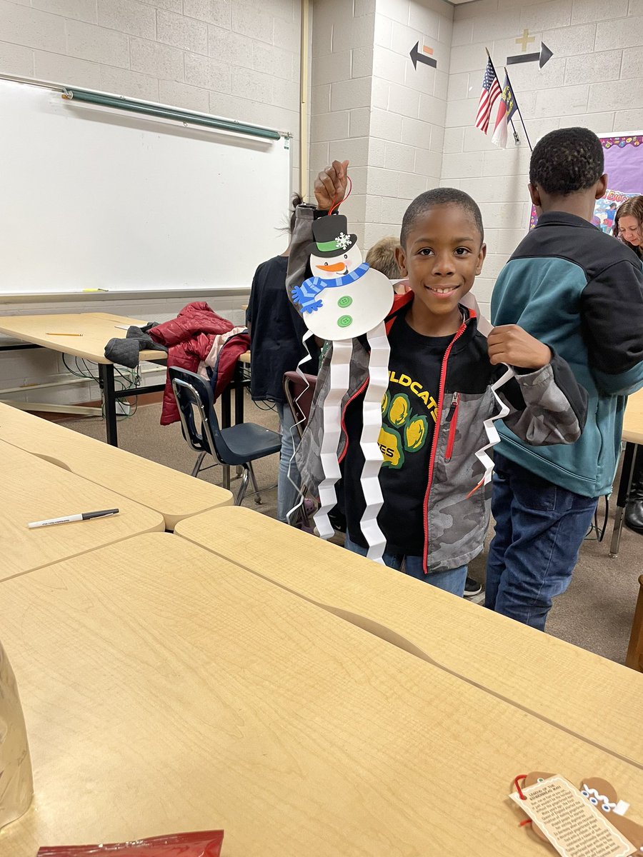 4thBes's tweet photo. The big kids enjoyed parents night out! #mywhy @FCSBES https://t.co/i5AimXvmpN
