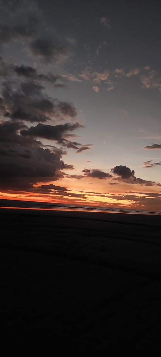 Heyleen14's tweet photo. #Atardecer 🌥️ https://t.co/GAmUtxXLHb