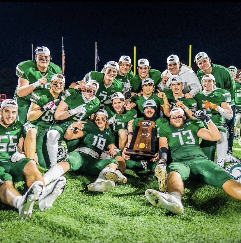 JakeBeam3's tweet photo. 2X STATE CHAMPION‼️ The best group of brothas I could ever ask for. 💍💍 #GoldenGib https://t.co/pEz7z6ZSjc