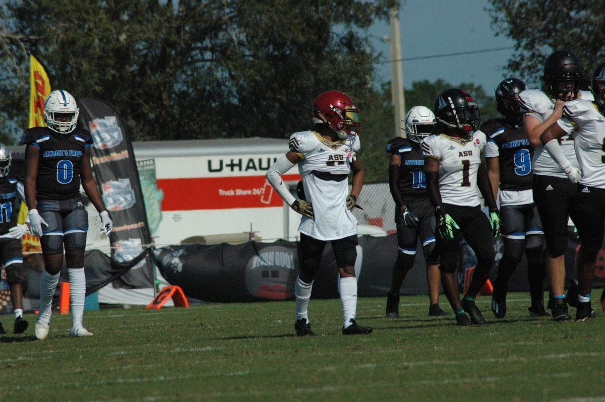DariusDenmark0's tweet image. These are Some pics from nationals in Florida we came 3-1 #8grade @AlPopsFootball @Airsportsgroup1 @SportzFarm @__ShockTheWorld @OTTYF1