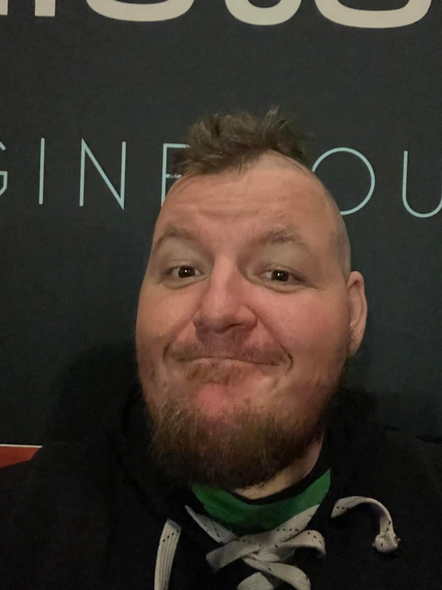 Maxonradio's tweet photo. It’s back!!! #mohawk is back thanks to the #punkrockchristmas show/event and for a damn good cause #kidsrockcancer ! https://t.co/2eQYXnonnM