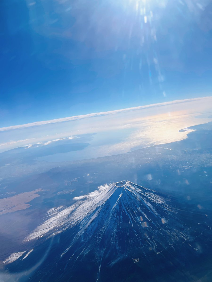 AINDcoLtd's tweet photo. 盛況のうちに終わった展示会
関係者の皆様お疲れ様でした。
#イマソラ
富士山🗻綺麗です！
疲れが吹きとびます！
来週��らも頑張ります！
#富士山
#mtfuji 
#JAL
#企業公式相互フォロー
#企業公式が地元の天気を言い合う 
#NakaMe https://t.co/qzr4Ggf5lt