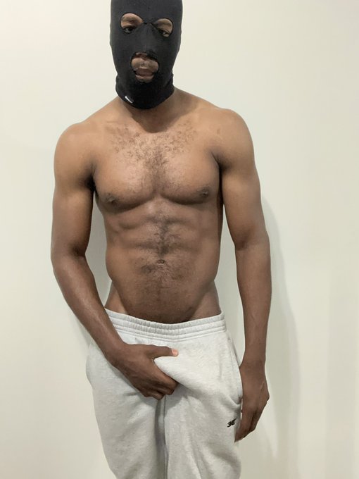 You see me out with Grey sweats WYD 👀 https://t.co/ptjoLC6dP3