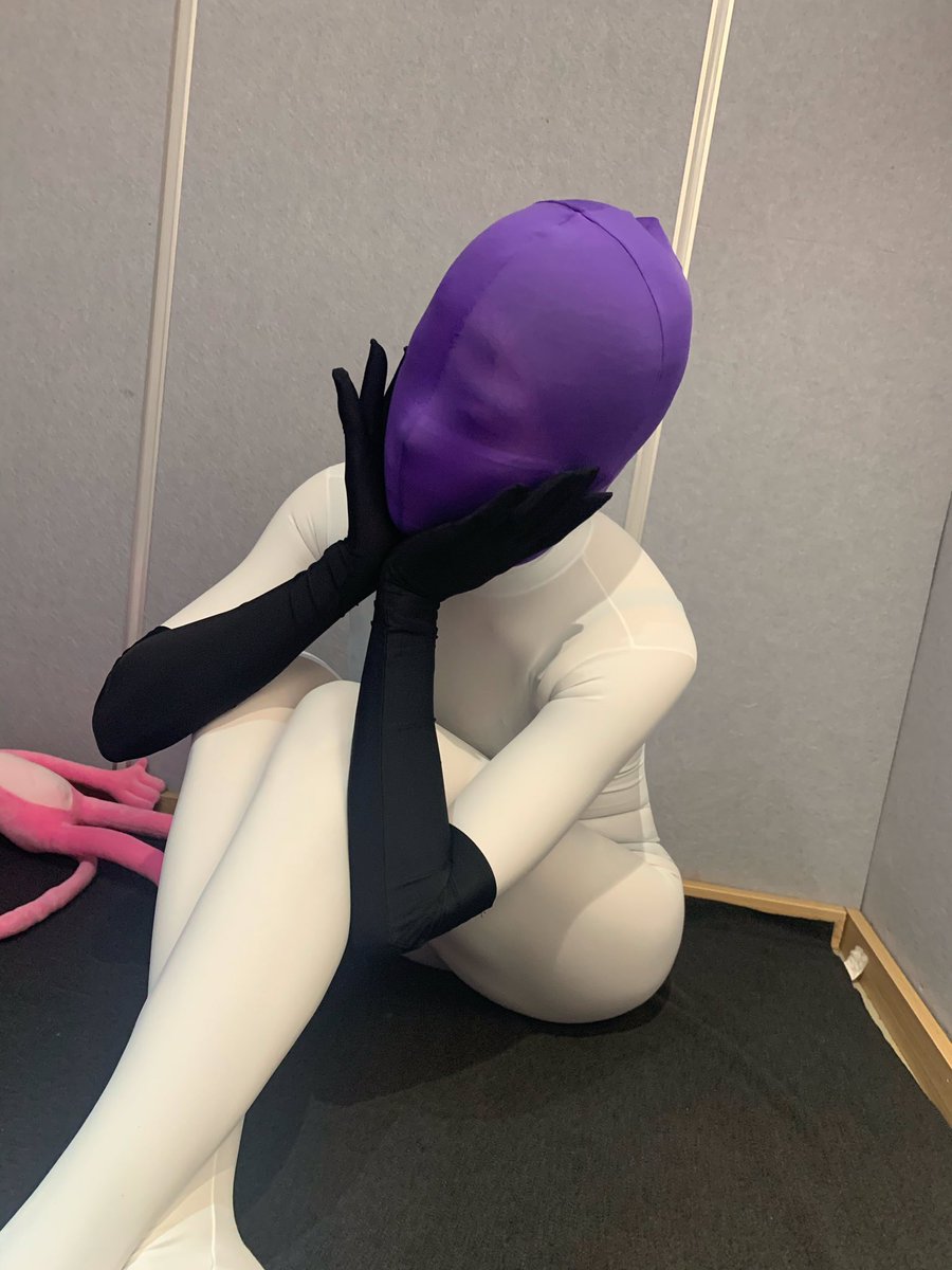 Aimili38875's tweet photo. #Zentai  
#Zentaigirl
今日白色吧，喜欢哪一张😊 https://t.co/X7Ng59nzVK