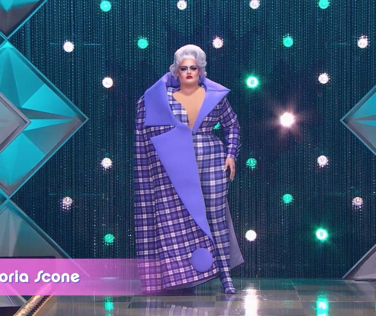 Baza ☀︎︎ 🪰🇧🇷 on Twitter "Victoria Scone if you’re reading this i am free on thursday night. if