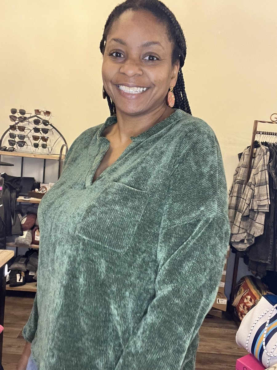 Cotiqueshop's tweet photo. Shop all the new things tomorrow!
Open 12-6pm
***Top available in red and in green
****Sizes Small-3XL in both
#comfytops #greatstyle #forsythga #boutiquestyle https://t.co/BhRPdzSAY9
