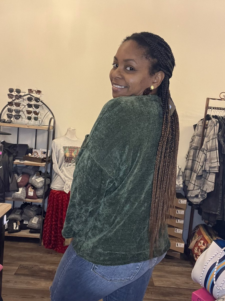 Cotiqueshop's tweet photo. Shop all the new things tomorrow!
Open 12-6pm
***Top available in red and in green
****Sizes Small-3XL in both
#comfytops #greatstyle #forsythga #boutiquestyle https://t.co/BhRPdzSAY9