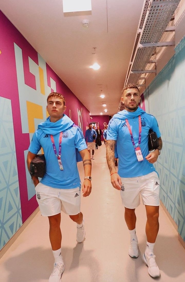 iloverokup4's tweet photo. vivo, mato y muero por paulo dybala y leandro paredes https://t.co/HTsoyMZI47