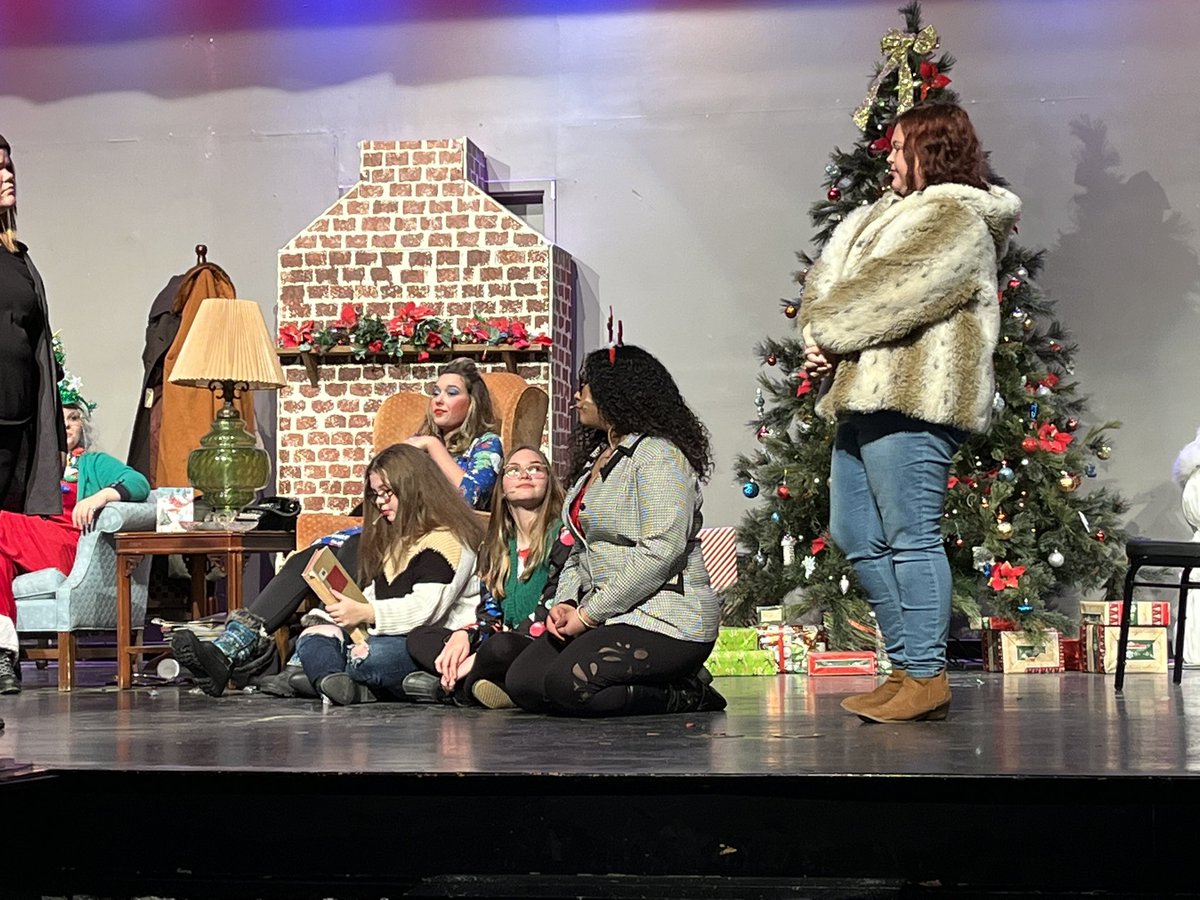 LCHSReadstoLead's tweet photo. Kara Bloomfield Johnson’s drama department did not disappoint! If you missed In-laws Outlaws and other People who Should Be Shot this evening, you have two more chances to see it at 6 pm Saturday and 2 pm Sunday! Come out and enjoy a hilariously good show! https://t.co/dLMBiQ3aSs