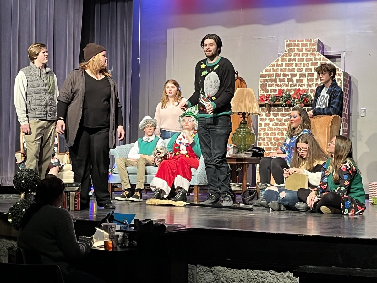 LCHSReadstoLead's tweet photo. Kara Bloomfield Johnson’s drama department did not disappoint! If you missed In-laws Outlaws and other People who Should Be Shot this evening, you have two more chances to see it at 6 pm Saturday and 2 pm Sunday! Come out and enjoy a hilariously good show! https://t.co/dLMBiQ3aSs