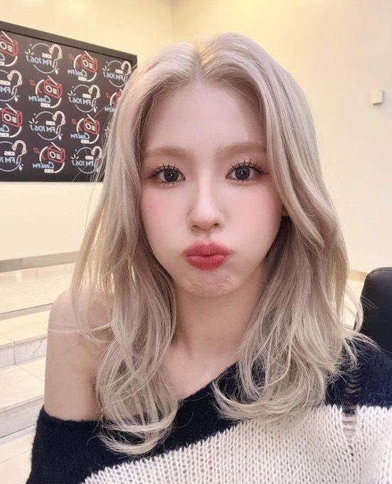 ccmacacos's tweet photo. BEST MIYEON STAN https://t.co/n2nd1gGbXi
