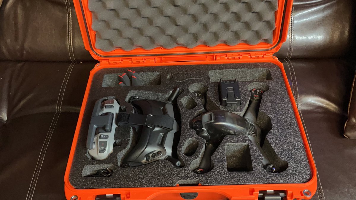 JSnodgrassMD's tweet image. Finally broke down and got a new #drone . The @DJI drone with #digitalfpv goggles is legit. Tested it today and was very user friendly to fly. @ScottBourquin from cooltoys.tv was kind enough to help me get it operational. Follow us for footage coming soon.