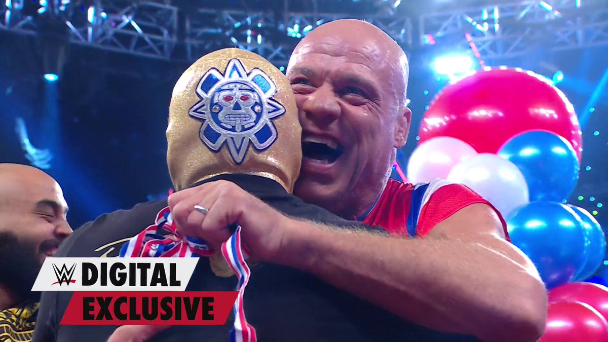 wwe-on-twitter-reymysterio-tripleh-and-the-wwe-locker-room-keep