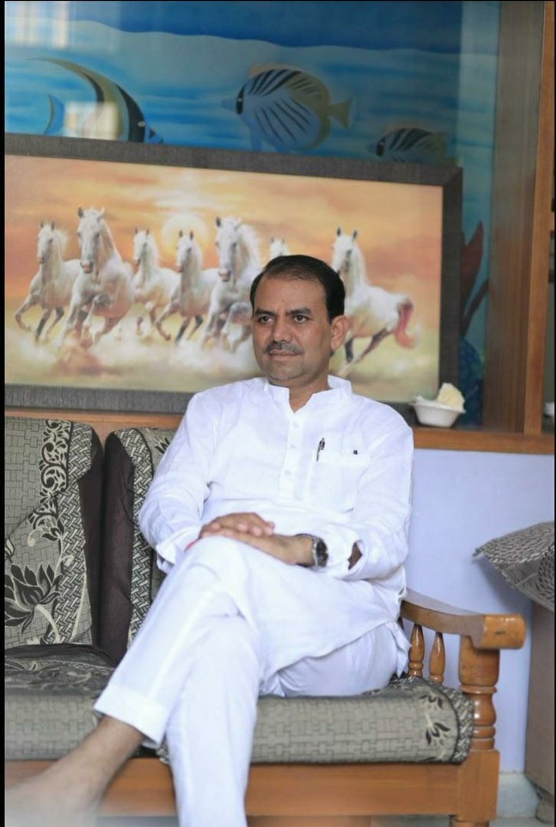 ईश्वर की कृपा , माता पिता के आशीर्वाद एवं आप सबके स्नेह तथा सहयोग से  ग्राम विकास अधिकारी पद पर आज 23 वर्ष (10 दिसम्बर 1999 से 10 दिसंबर ,2022) की सेवा सकुशल पूर्ण हुई । इस शुभ दिवस पर ईश्वर से प्रार्थना है कि अपनी कृपा हमेशा बनाए रखें तथा आप सबका स्नेह एवं सहयोग बना रहे। 💐💐🙏