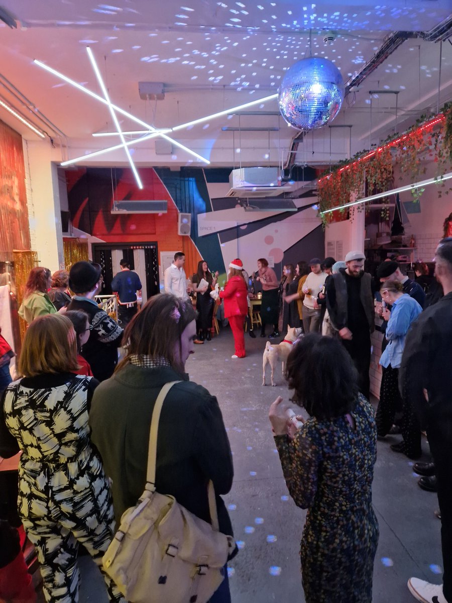 theroaringgirls's tweet photo. Had a ball on Thursday night at @humberstgallery. Thank you to all of you who came, wrote terrible jokes, played pass the parcel and danced to some excellent tunes from @PlugItInHull. 🥳🎄 https://t.co/tUEhfQu8qW