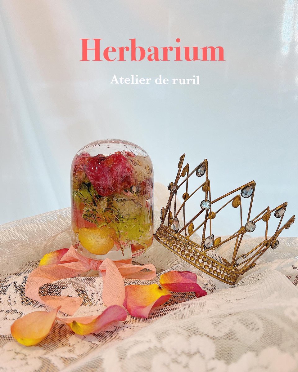 atelierderuril's tweet photo. 𝐡𝐞𝐫𝐛𝐚𝐫𝐢𝐮𝐦 💐

공방으로 직접 맡긴 부케로 정성껏 
말리고 제작한 부케세트 💍

하바리움과 사각부케캔들 그리고 
왁스타블렛까지 제작해드렸어요~

📮문의는 DM https://t.co/qyk9U5yKGb