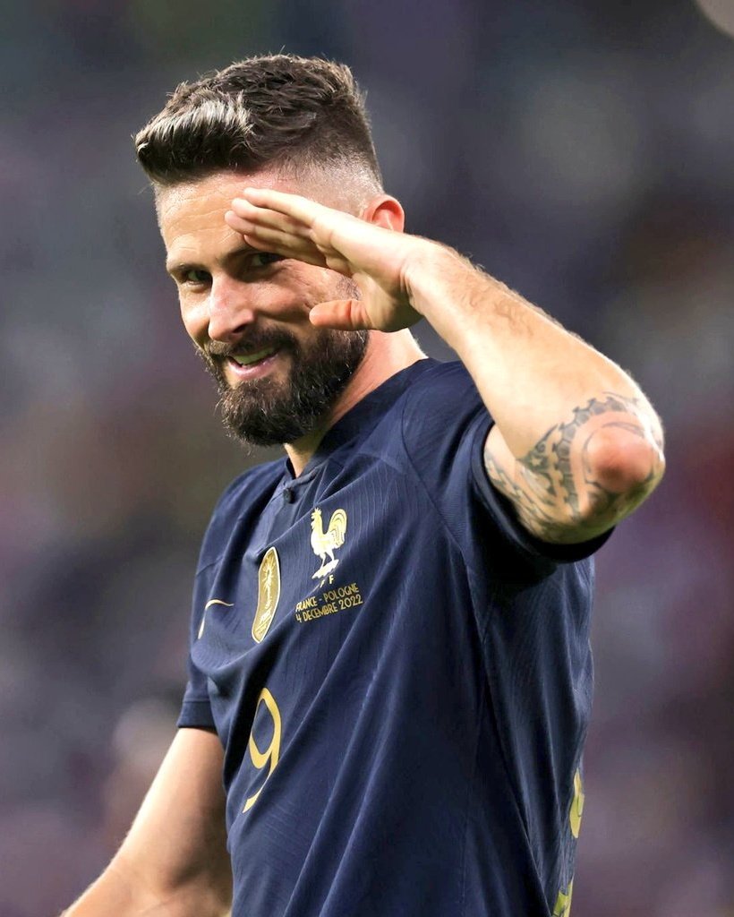 actubleus_'s tweet photo. 🇫🇷 Like si tu vas supporter l'Équipe de France. ❤️ #ANGFRA https://t.co/ctxRWii74g