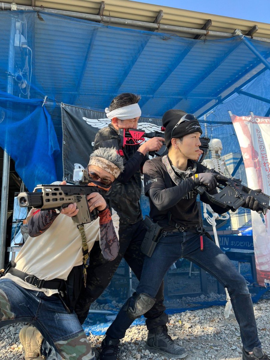 今日のCQBゴーストにてベクタートリオ😎💪

クリスベクターはいいぞぉ(▭-▭)✧

明日は社長のベクターと写真撮るねん👍

@LayLaxShin13 
<a href="/YamaKenSAVAGAME/">サバケン</a> 
 #KRYTAC
 #KRISSVECTOR

明日♥️
<a href="/yutakomachi_ch/">【公式】湯たこまち社長ch🤘サバゲー🔫エアソフト動画</a>