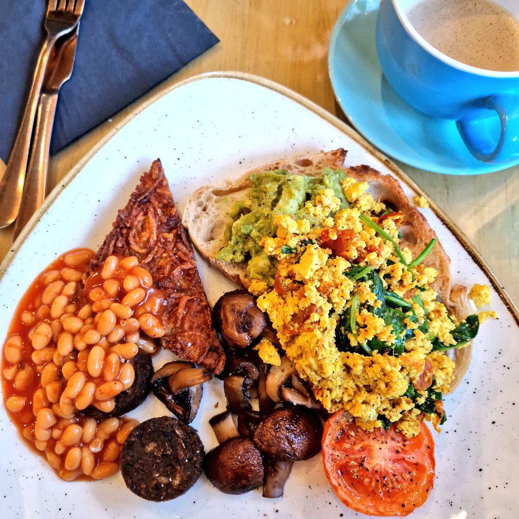 ChubbieVegan's tweet photo. I'm obsessed with the hash browns at @thymeoutfoodco which is part of their delicious Vegan Breakfast.

#vegan #meatfree #eggfree #dairyfree #whatveganseat #veganfood #plantbased #plantbaseddiet #food #veganforlife #foodporn #veganfortheanimals #crueltyfree #vegetarian #instafood https://t.co/t0aHLF5fPX