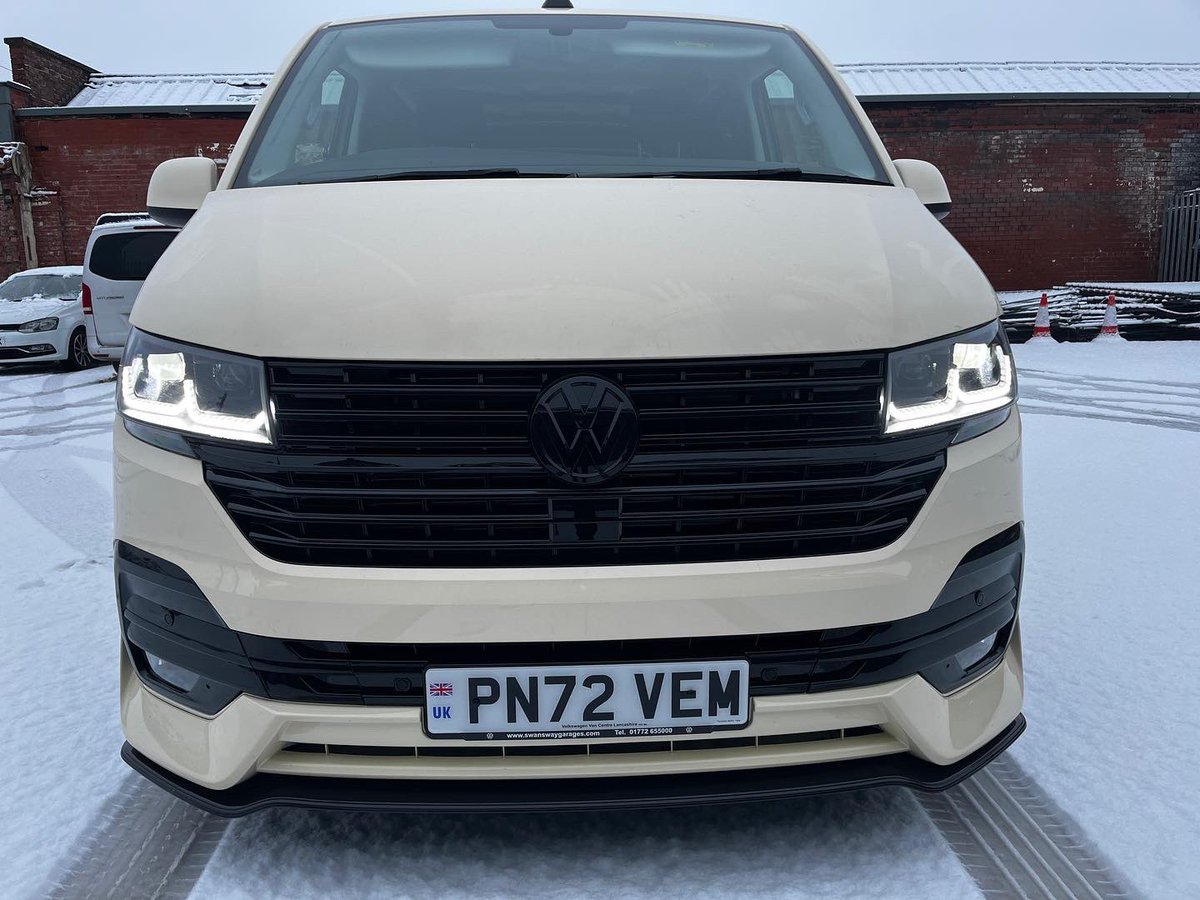 PaulClensey's tweet photo. Nothing like a white background to help show off an ivory van.
#vwtransporter #vwkombi #lightivory #freedomconversions #snow #modifiedvans #vwcamper https://t.co/K539VUHzOH