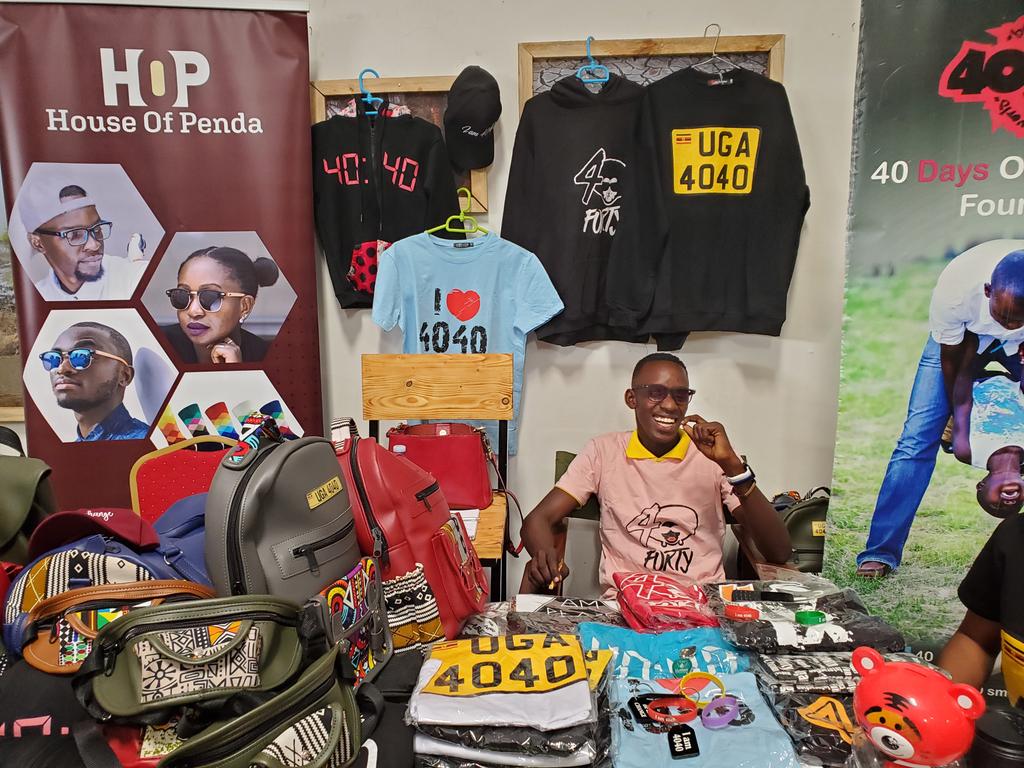 NzePatoh's tweet photo. Stall 2: @40days_40smiles 
They are a non profit organization which supports underprivileged children to improve their learning outcomes and acquire skilss which will enable them positively influence their communities.

They sell merch to help them raise funds
#TubayoWithPatoh https://t.co/HUthin3RP1