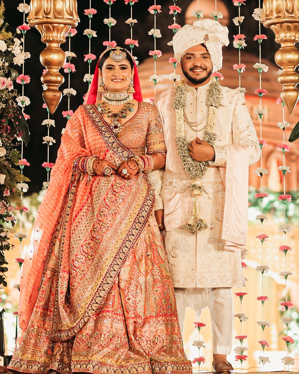 AsoPalavTweets's tweet photo. Asopalav clients Harshil & Neha dressed up impeccably in our luxury lehenga & sherwani for their traditional Indian wedding.
Book an Appointment - https://t.co/1l7GHVljEP
#asopalav #wedding #lehenga #asopalavbride #indianwedding #bride #royalbridallehenga #royalwedding https://t.co/OkSwxPSXEP