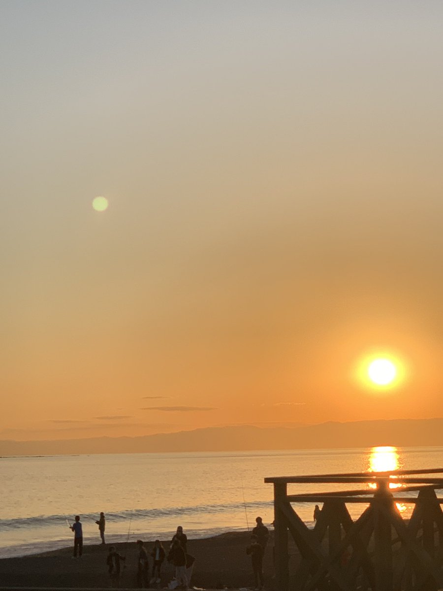 hidenoristar's tweet photo. この時期の海の風景も最高です！
#湘南 #富士山 #sunset https://t.co/dUmvLSm9Zi