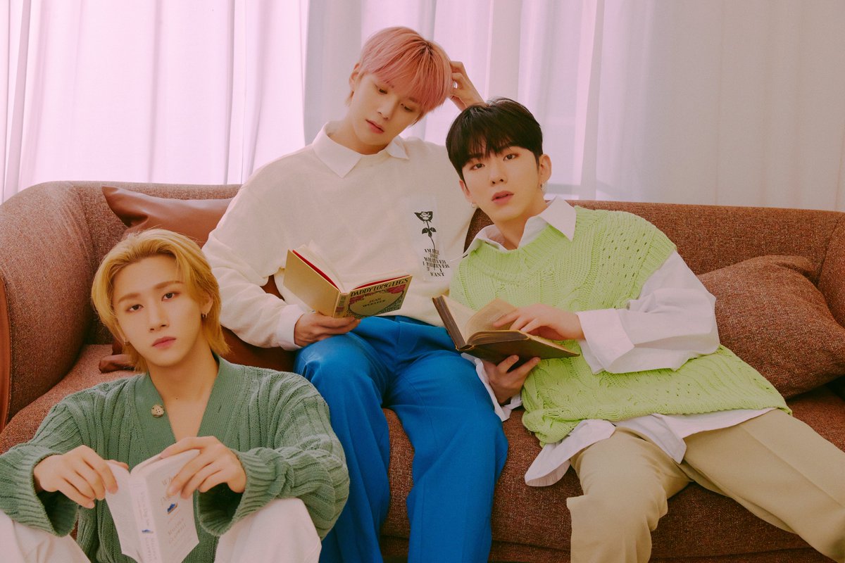 0514universe's tweet photo. [📸] THE READER 1 - #몬스타엑스 https://t.co/BwlbGwxnRk