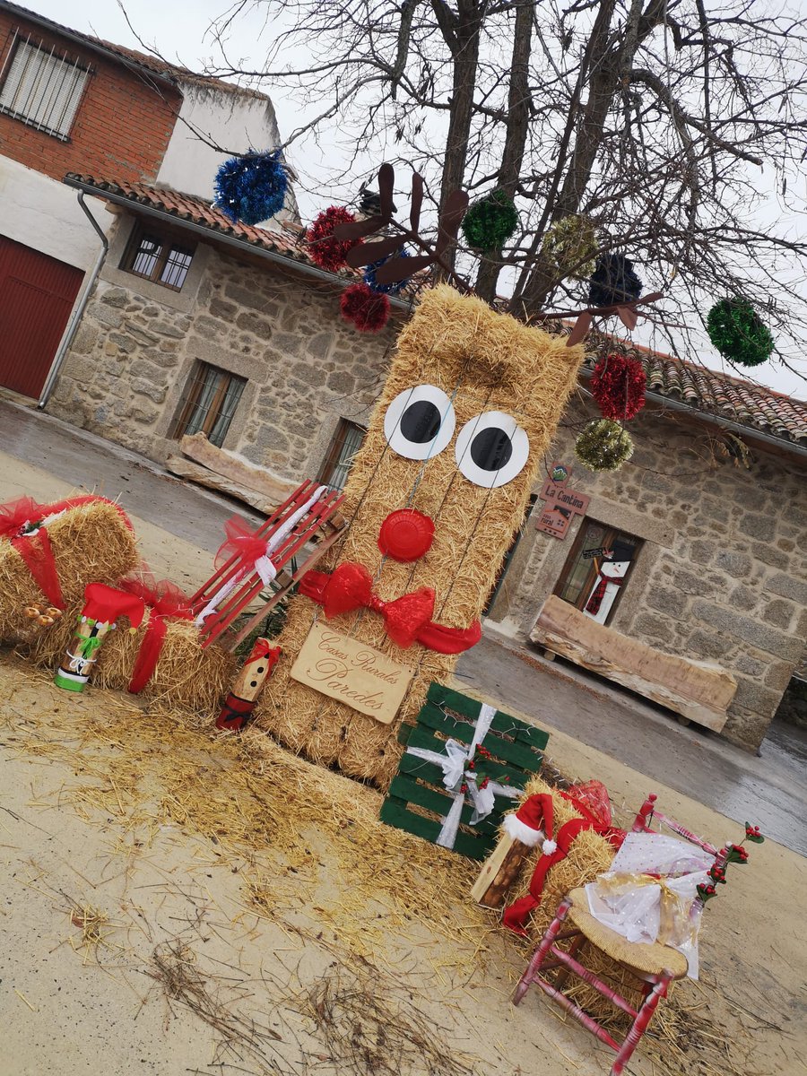 SepulEstrella's tweet photo. Rocío es propietaria de @ParedesRurales un 🏠rural #Ávila y pertenece a la comunidad https://t.co/SyIgK3IYcm
Mira qué chulo ha decorado  parte de su 🏠 para  sorprender a sus huéspedes estas navidades. https://t.co/opd8DmbhRk 
Escríbeme https://t.co/N8hI4aPiS7 si quieres unirte https://t.co/Po0jkQ9xCv