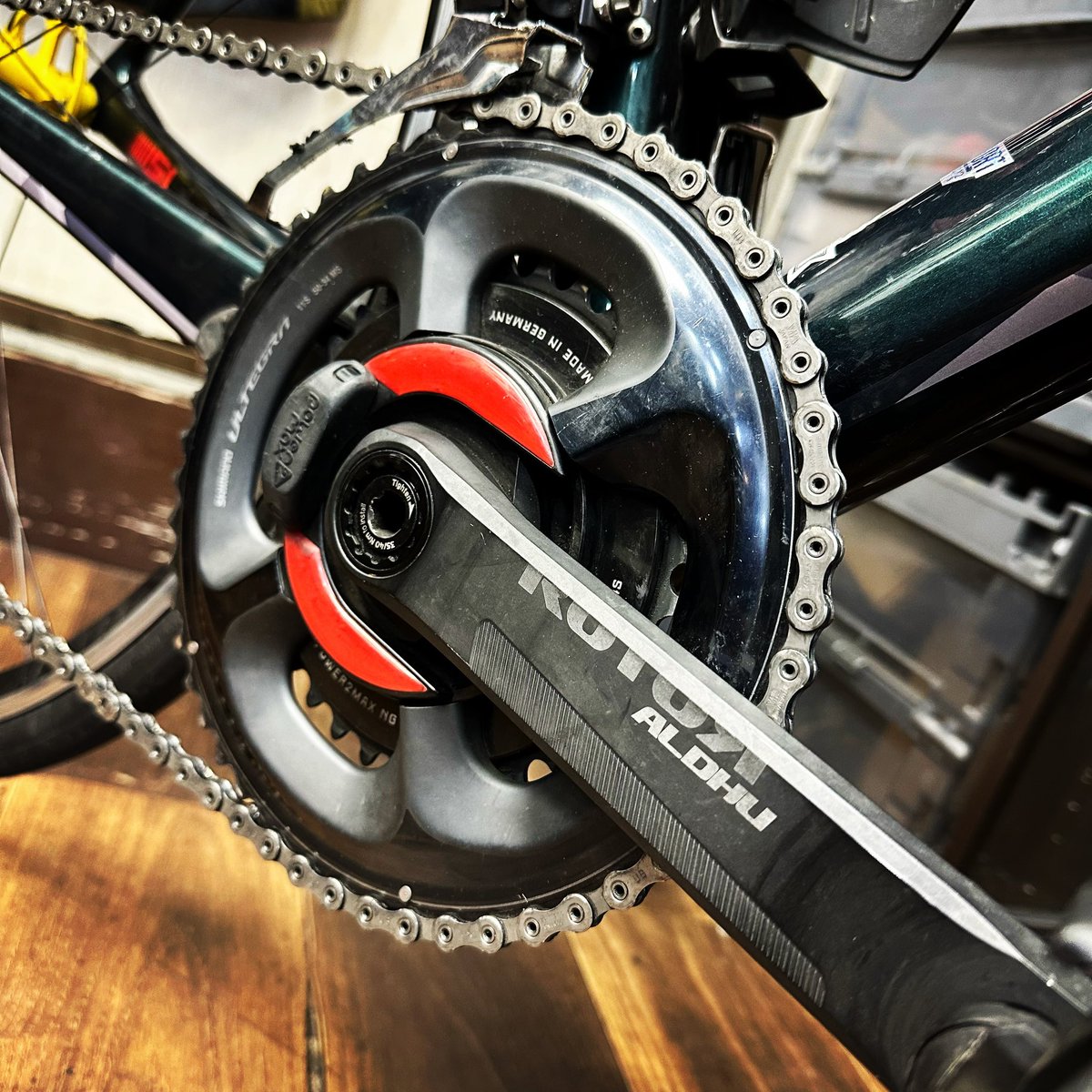 u2bikes's tweet photo. 個性を出すならパワーツーマックスやらのクランク型パワーメーターも👍👍
#U2BIKES #パワーメーター #ROTOR #power2max https://t.co/oYgE2VS6mp