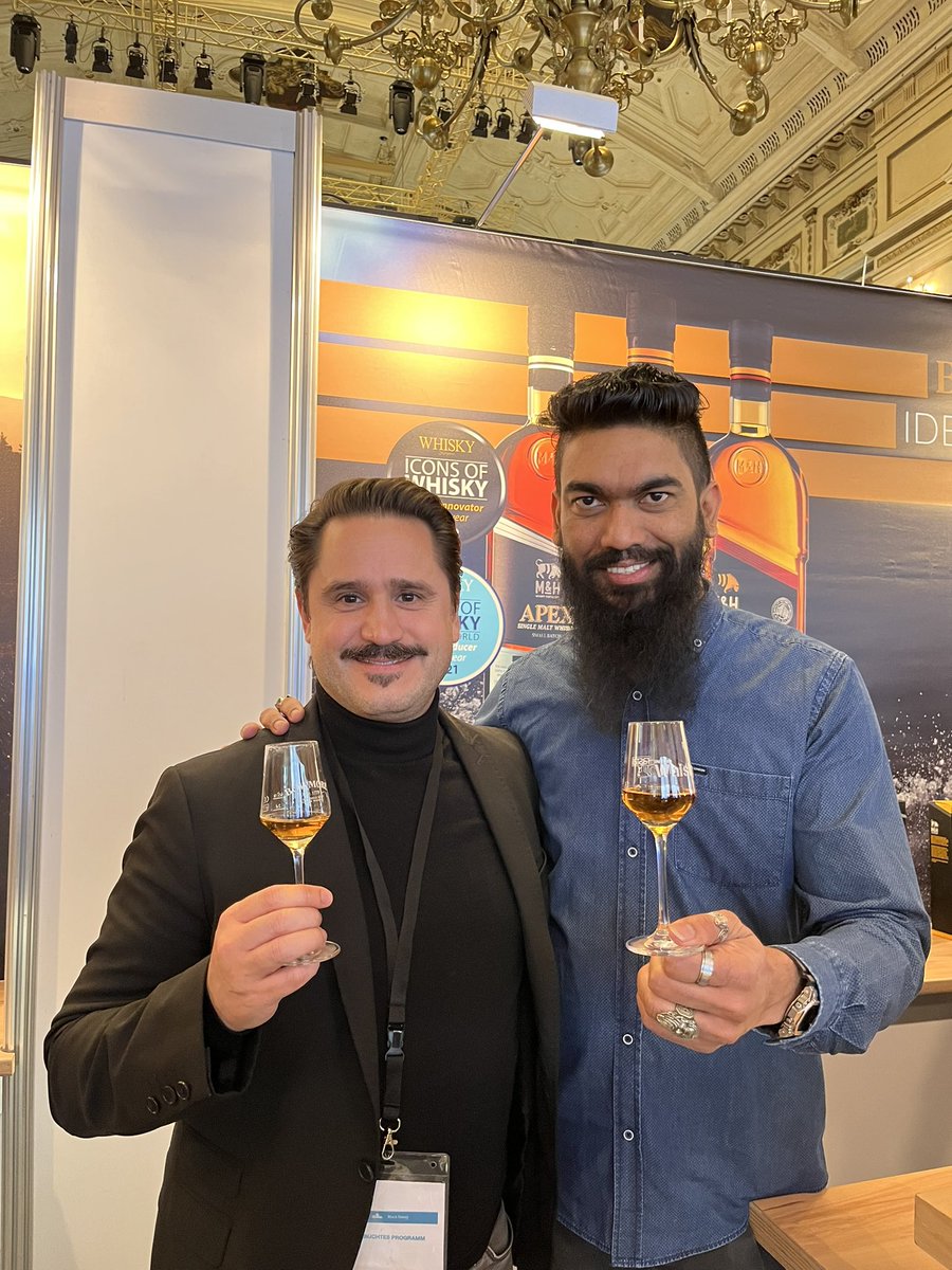 TimmoGermany's tweet photo. So nice to meet @ShiltonAlmeida at #interwhisky having some great drams together 🥃😋👍 and I really liked your Star Wars rings 😎 #whisky #singlemalt https://t.co/ZBf7xsRlin