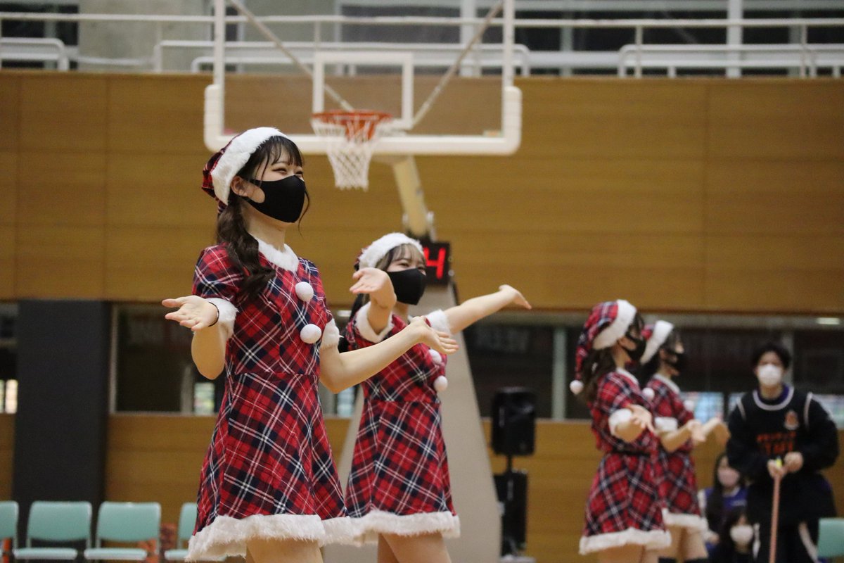 ホームゲームで見事に勝利🙌✨
明日も勝利のプレゼントを願ってます🎁

チアは明日も、メンバーを代えてクリスマス衣装🎄で登場

ハーフタイムに衣装チェンジしますので、楽しみにお待ちください

今年最後のチャンスです
当日券もあります
ご来場お待ちしています♥️

#B3リーグ
#ヴィアティン三重