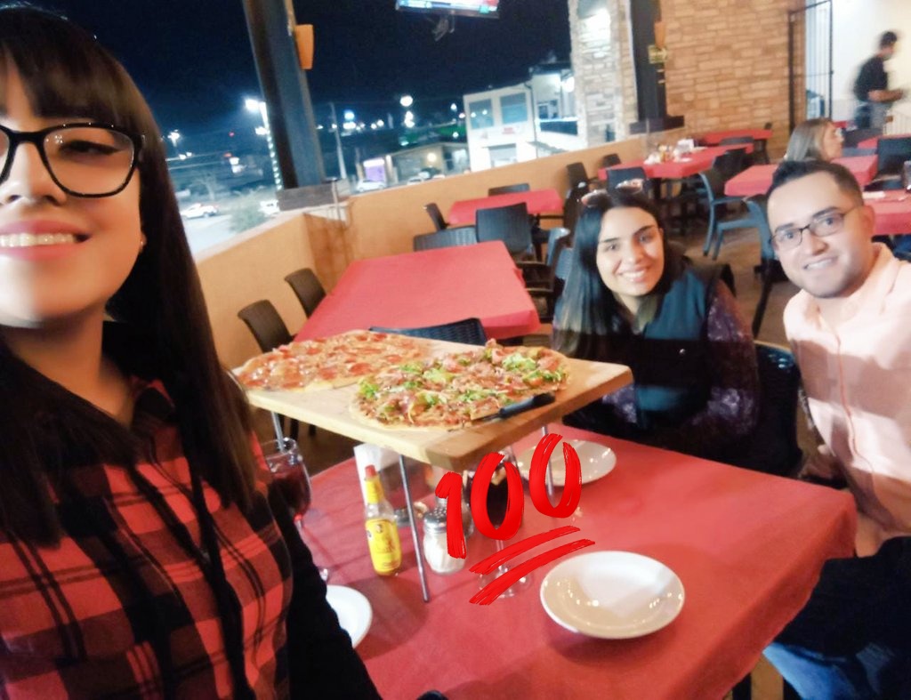 QFBGeorge's tweet photo. Deli 🍕🍴 https://t.co/AFJ5HTRJJN