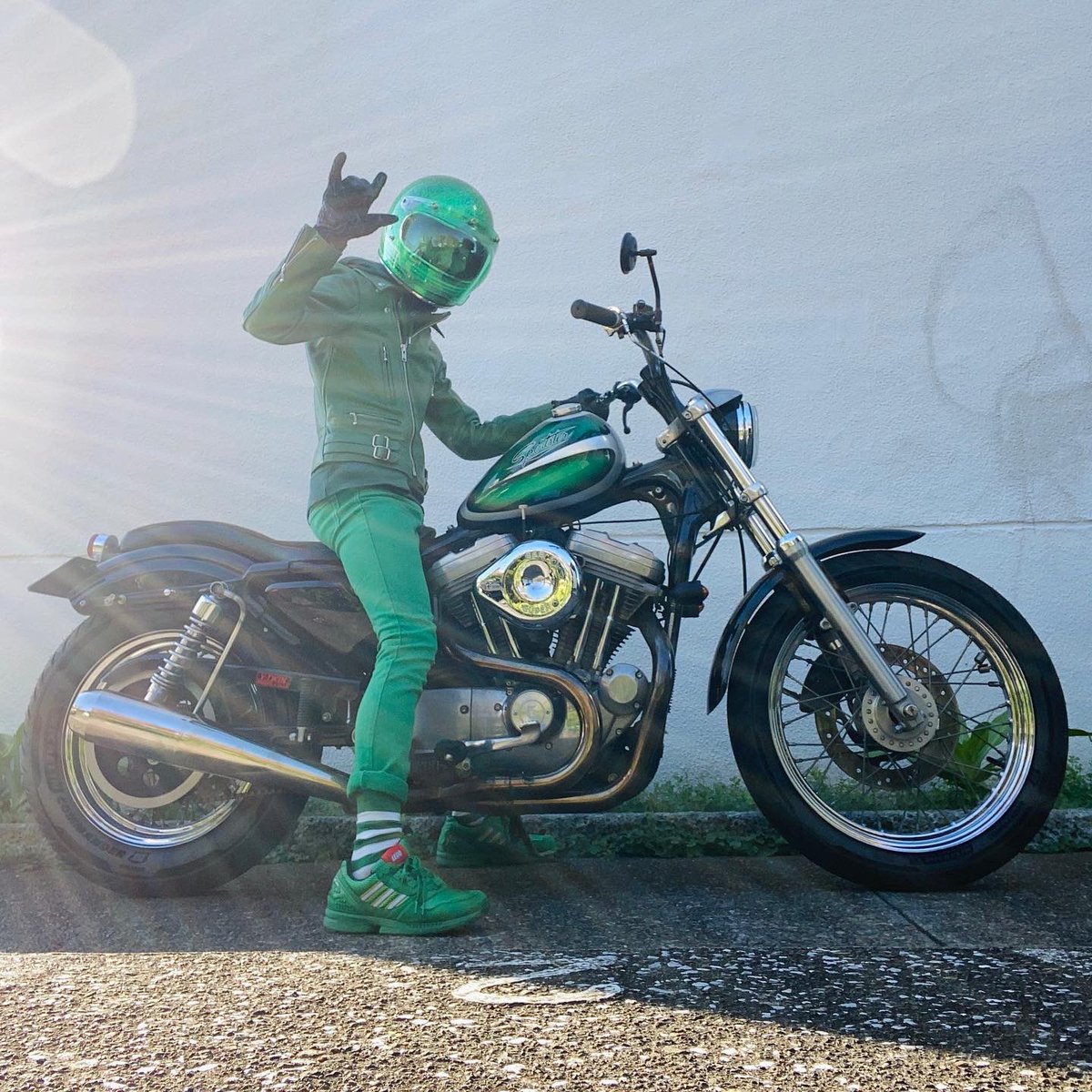 harikenjp's tweet photo. 1週間ぶり✅エンジンがかかりません...🤟😹🍀
https://t.co/4AQMD60aoj
#HARIKEN
#HarikenDavidson
#XLH883
#HarleyDavidson
#エボスポ
#streetchopper
#motorcycle
#greenboy
#☺︎ https://t.co/16mbDHoit0