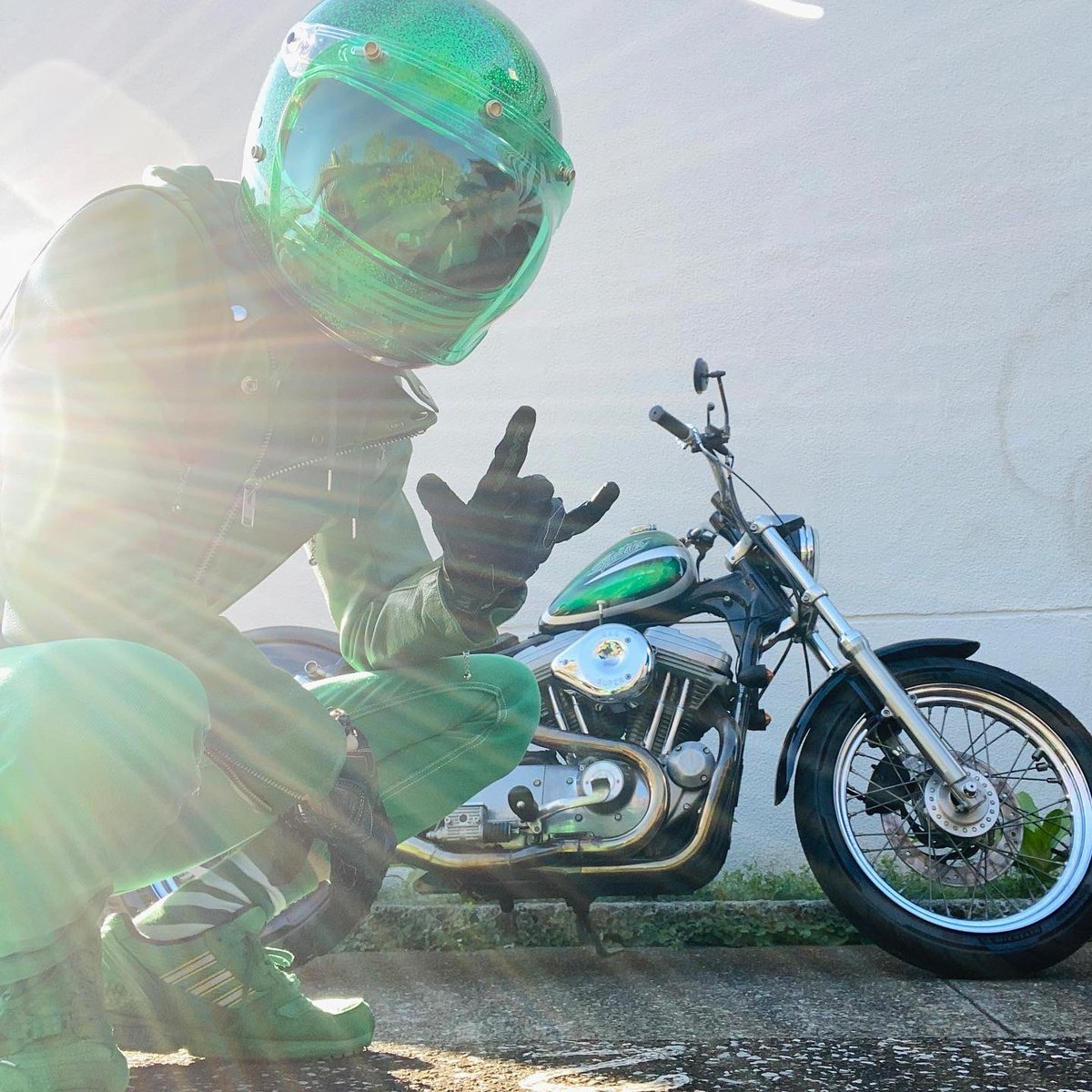 harikenjp's tweet photo. 1週間ぶり✅エンジンがかかりません...🤟😹🍀
https://t.co/4AQMD60aoj
#HARIKEN
#HarikenDavidson
#XLH883
#HarleyDavidson
#エボスポ
#streetchopper
#motorcycle
#greenboy
#☺︎ https://t.co/16mbDHoit0