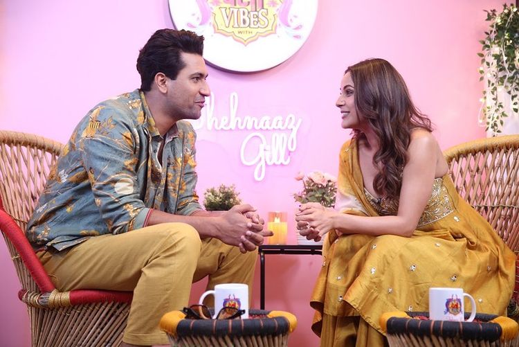 middaygujarati's tweet photo. Shehnaaz Gill and Vicky Kaushal on Bana Sharabi song from Govinda Naam Mera

#MiddayEntertainment #shehnaazgill💎 #shehnaazgillqueen #shehnaaz #shehnaazgillwinninghearts❤️ #vickykaushalfans #vickykaushalfans #panjabdikatrina #dancev #celebrity #BigBoss 

https://t.co/W6ASVWMTaG https://t.co/9dGXeudfni
