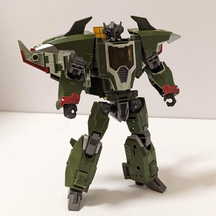 Legacy Leader Class Skyquake First Look news.tfw2005.com/2022/12/10/leg…