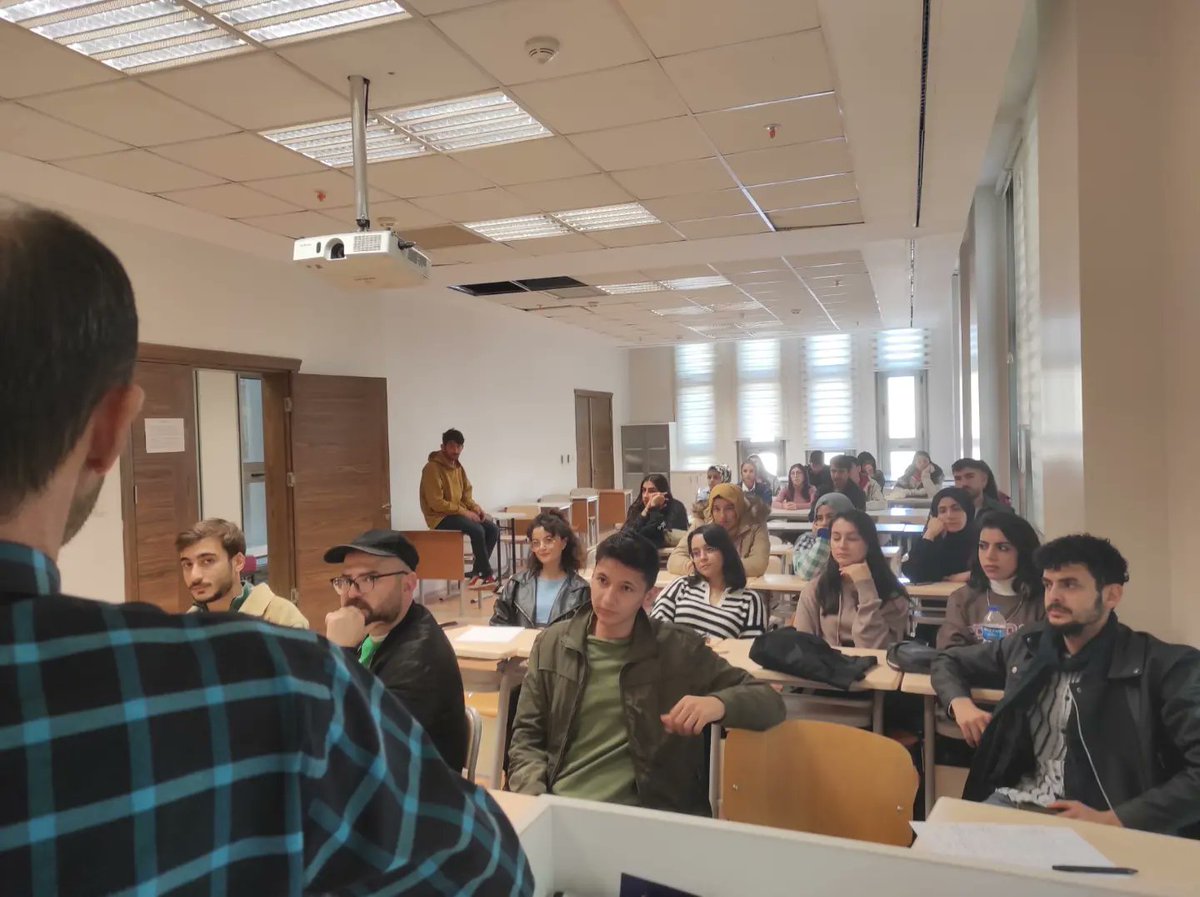 mausistop's tweet photo. Topluluğumuzun ilk olağan toplantısını üyelerimiz ve danışman hocamız Emre Asilioğlu'nun katılımlarıyla gerçekleştirdik.
İkinci buluşmamız 20 Aralık 2022 12:00 de yapılacaktır.
#mausistop 
@mardinartuklu
@ArtukluGsf
@ibrahimozcosar https://t.co/fEkFfzdZHb