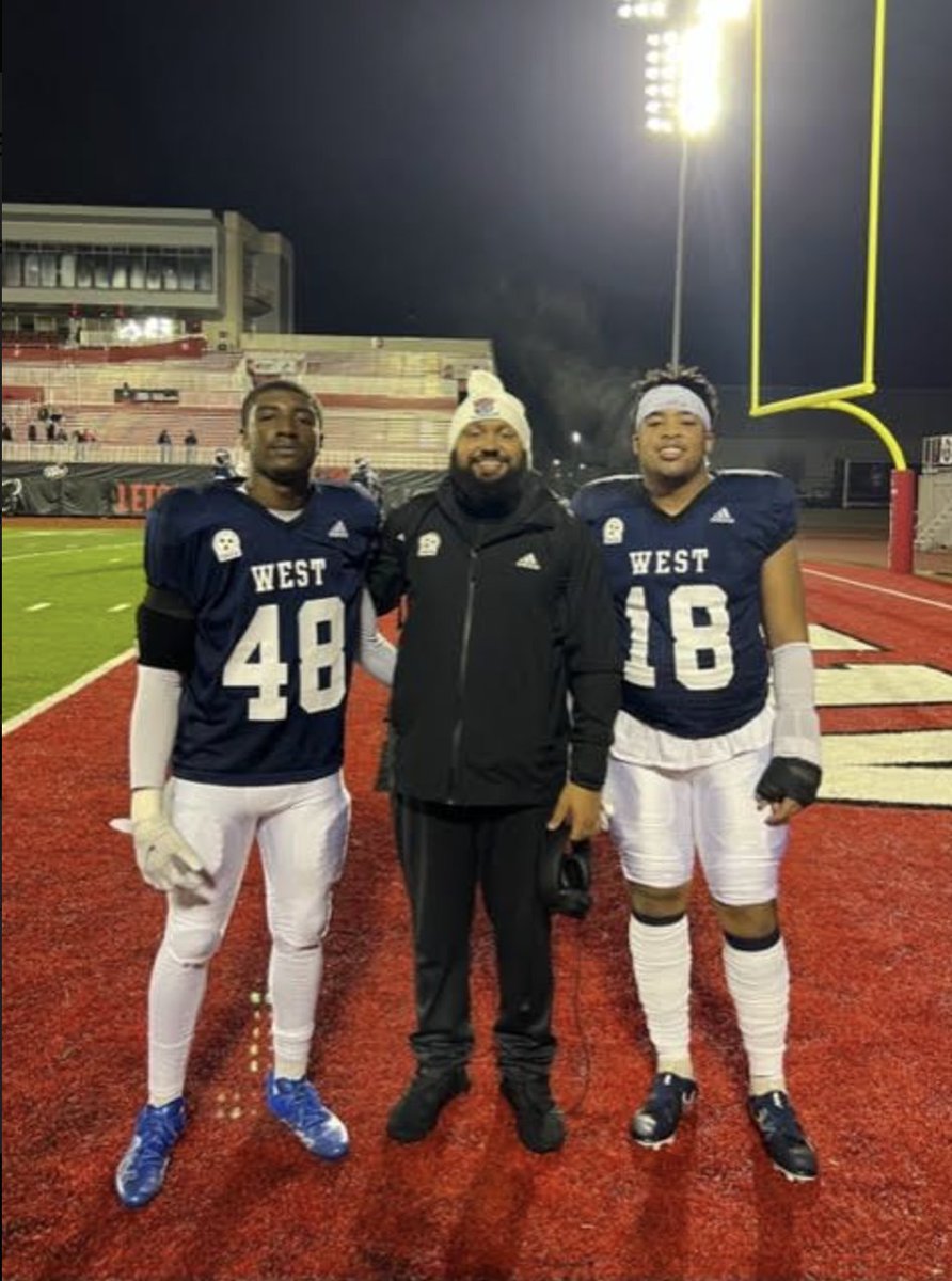 Proud of these guys and the way they represented Brentwood academy in the <a href="/tnallstar/">Tennessee East-West All-Star Classic</a> East/West game.
@coachbrianlilly <a href="/deuce_scott/">Deuce Scott</a> <a href="/jabari_simmons/">kinfolk</a> and <a href="/DavisGreene56/">Davis Greene</a> who was selected to play tonight but unfortunately couldn't be there.
#BAFamily!