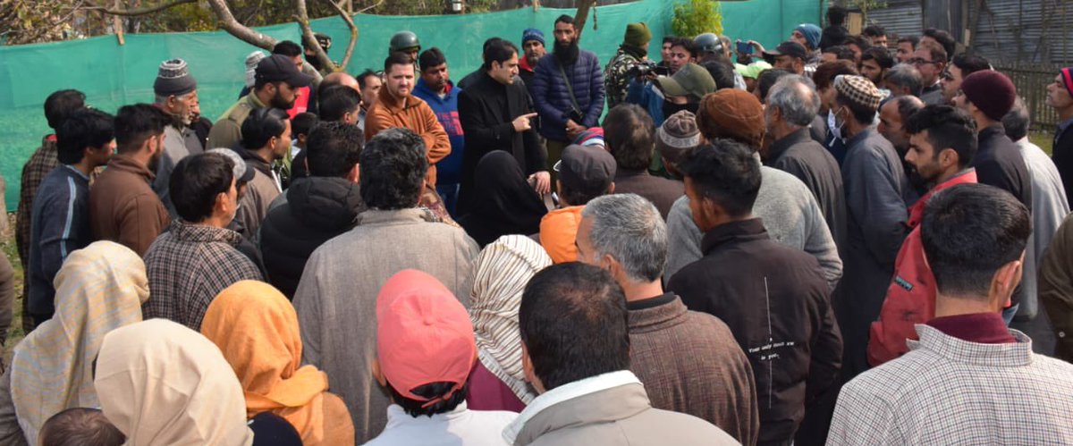 Junaid_Mattu's tweet photo. My people will respond the mudslinging, the sponsored hate campaigns and the malice.

And I assure you — they will respond RESOUNDINGLY.

Srinagar will herald #Change. https://t.co/s0Gxs0knon