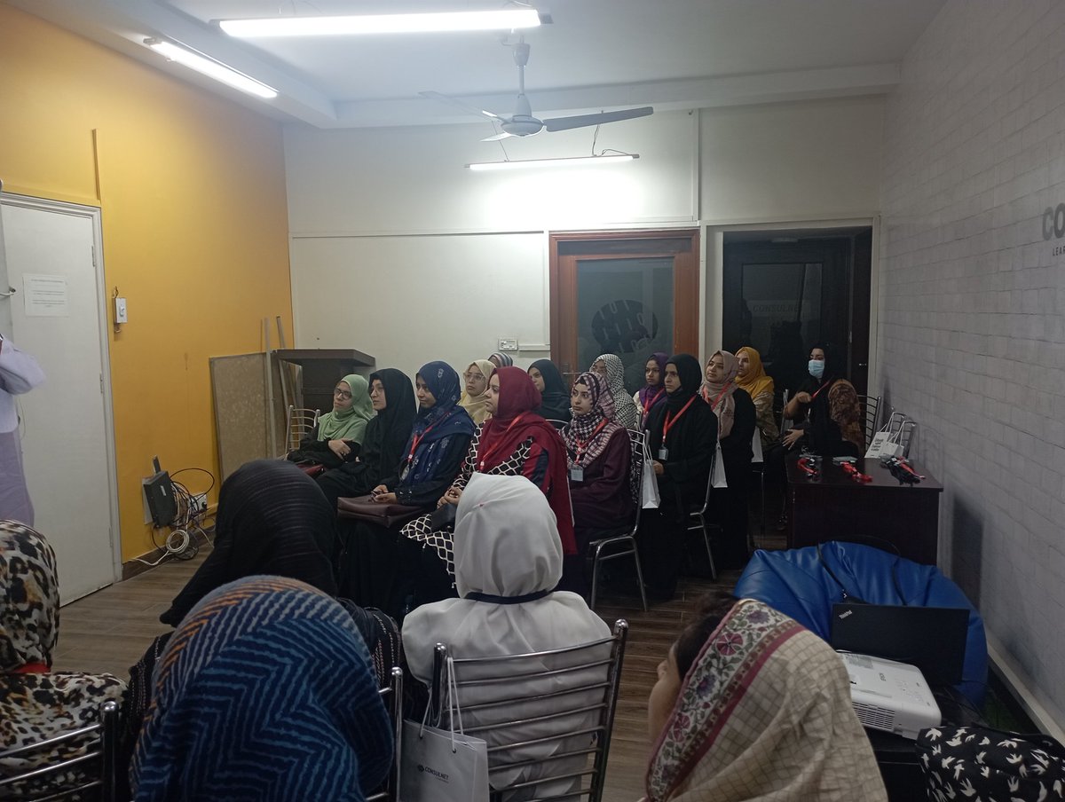 FaizaYousuf's tweet photo. We are kicking off our 12th cohort of Phase 1 at @CodeGirlsKhi!
#WomenInTechPK #CodeGirlsKarachi #CodeGirlsKhi https://t.co/60gBtHlf43