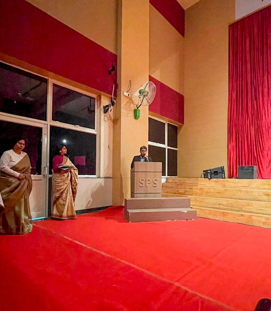 ManishTewari's tweet photo. Happy to have been a part of the annual function of Shalom Presidency School, Gurugram and encouraging students to continue persevering for their goals with commitment and dedication.

Congratulated the school management and young learners for putting together a good show. https://t.co/vX8xj9yZSE