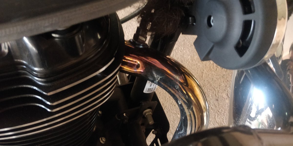 aaroo's tweet photo. Definitely this is not the quality expected from the Honda2wheelers for the kind of premium being paid for your products. Even after raising repeated complaints about the product quality, your customer care team has no proper response for the issue
@honda2wheelerin @BigWingIndia https://t.co/TGPDMLievC