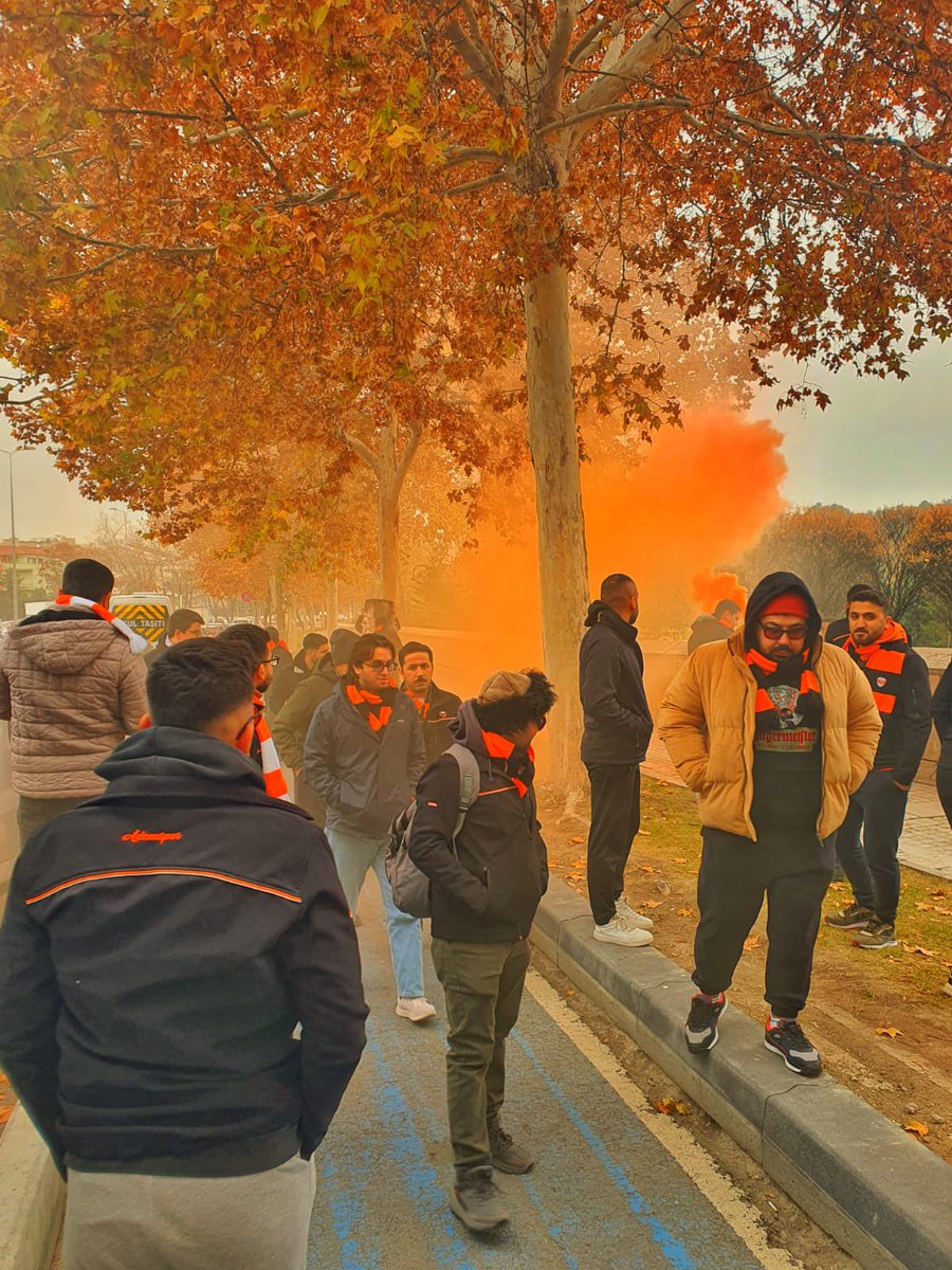 Adana’nın İklimini , Soğuk Puslu Ankara’ya Taşıyan İklim Değiştiren Cefakar Adamlar! 
#iklimdeğişirakdenizolur #adanasporbizimdir <a href="/TuruncuBeyazDer/">Turuncu Beyazlılar Derneği</a>