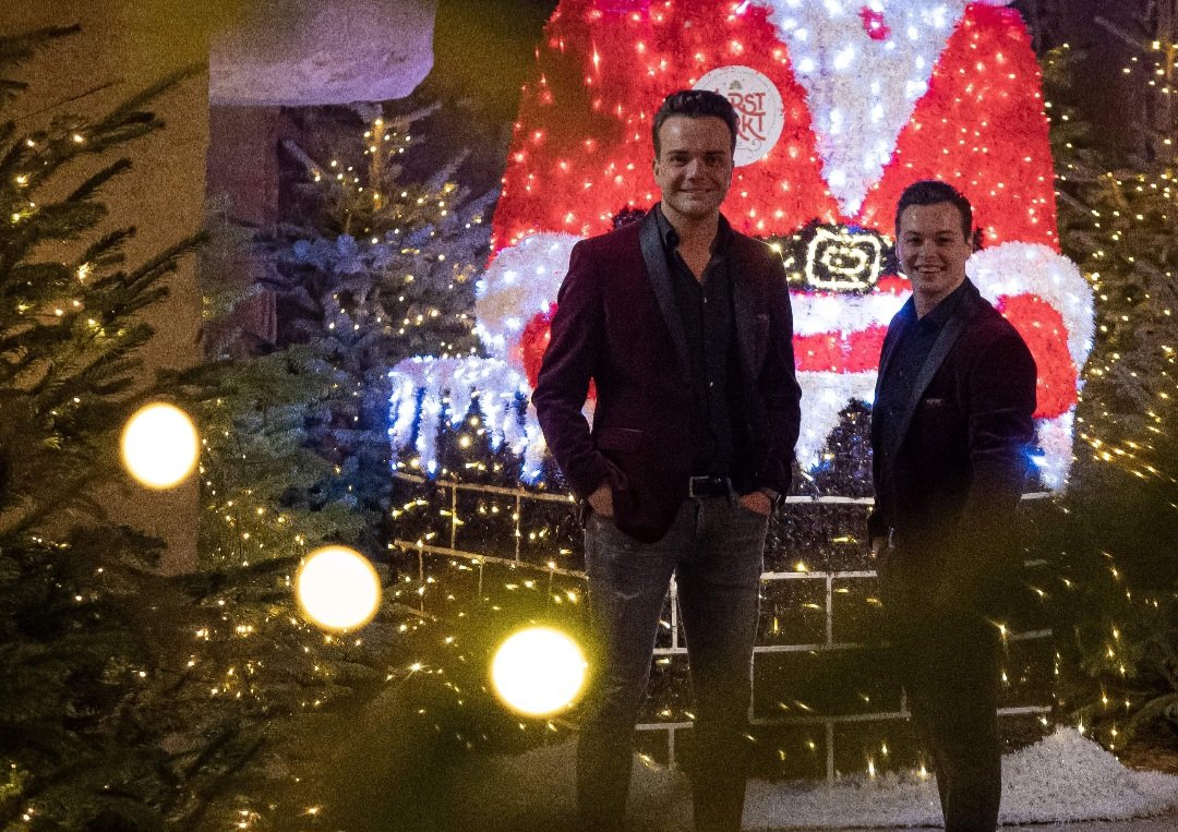 𝗦𝗔𝗠 𝗦𝗠𝗜𝗧𝗦 &amp; 𝗦𝗧𝗔𝗡 𝗣𝗘𝗧𝗘𝗥𝗦
Zingen zondagmiddag 18 december in het Glazen Huis Geleen tbv Greutsj &amp; Vincentius vereniging Geleen 

#glazenhuisgeleen